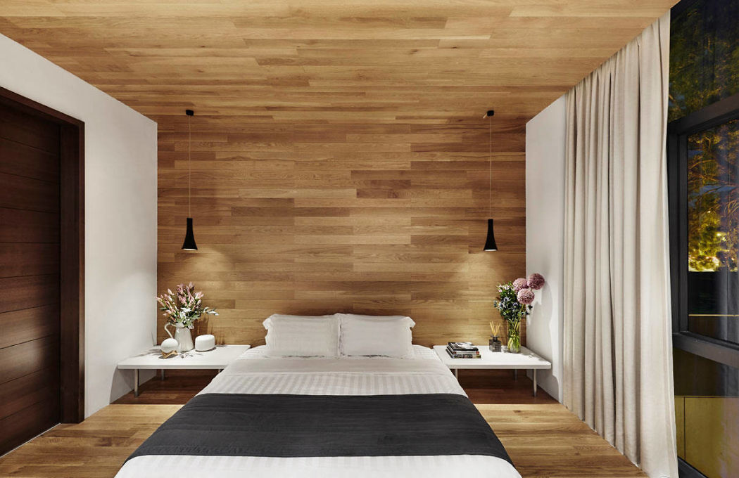 belofte troon Onbemand luxe-slaapkamer-met-houten-vloer-wand-en-plafond-1 - azuleo